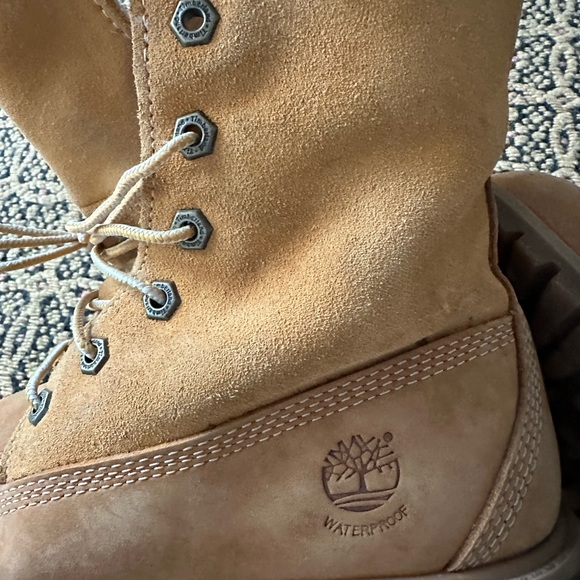 Timberland shearling lined boots Size 8 - Picture 4 of 6